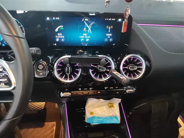 Фото 13 - Mercedes-Benz GLA-Class