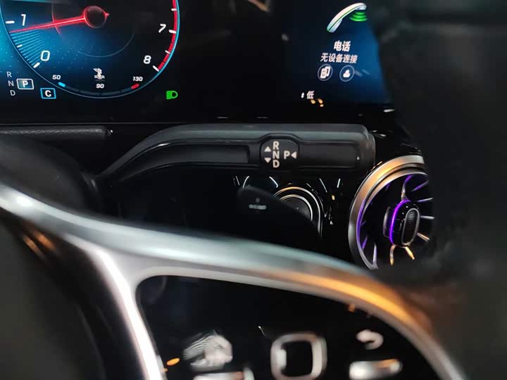 Фото 14 - Mercedes-Benz GLA-Class