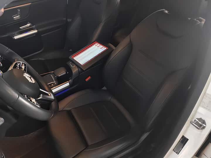 Фото 15 - Mercedes-Benz GLA-Class