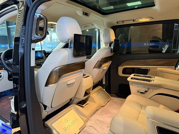 Фото 11 - Mercedes-Benz V-Class