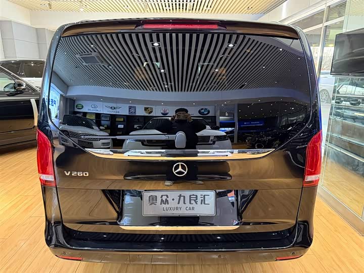 Фото 5 - Mercedes-Benz V-Class