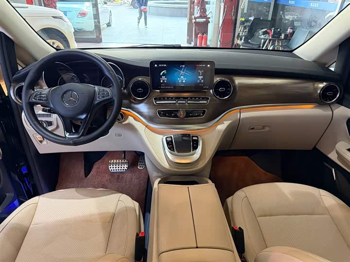 Фото 7 - Mercedes-Benz V-Class