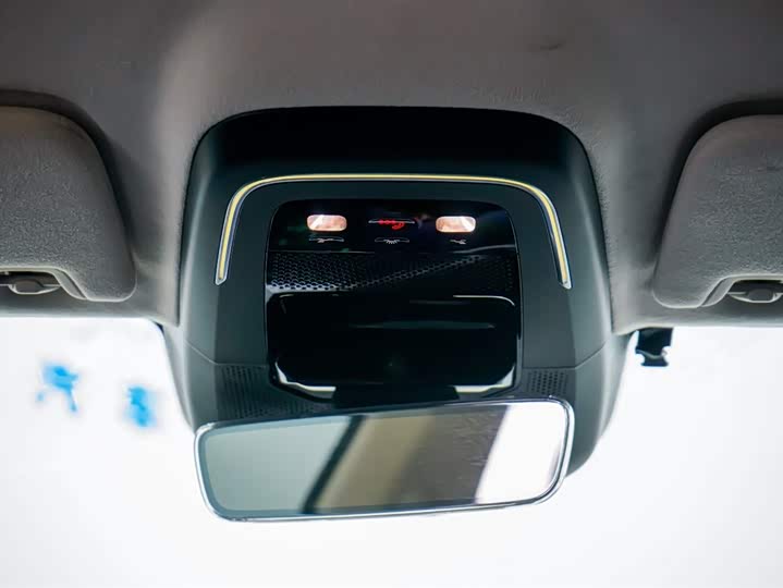 Фото 11 - Zeekr 001