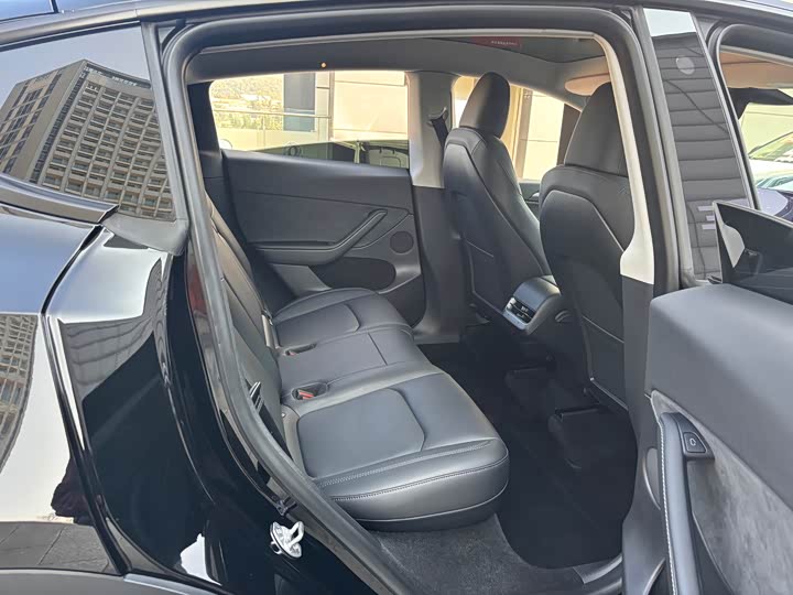 Фото 16 - Tesla Model Y