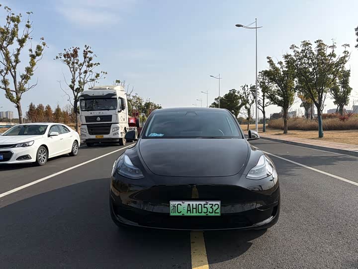 Фото 2 - Tesla Model Y