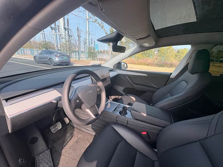 Фото 6 - Tesla Model Y