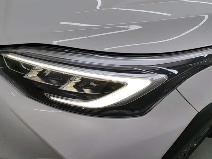 Фото 5 - Toyota Yaris L Hatchback