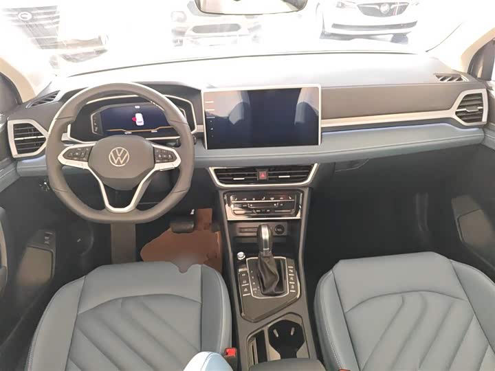 Фото 10 - Volkswagen Tharu