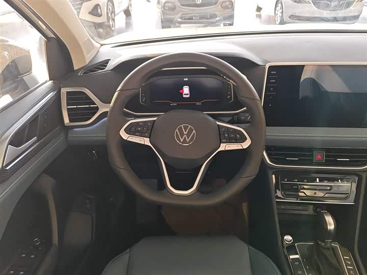 Фото 11 - Volkswagen Tharu