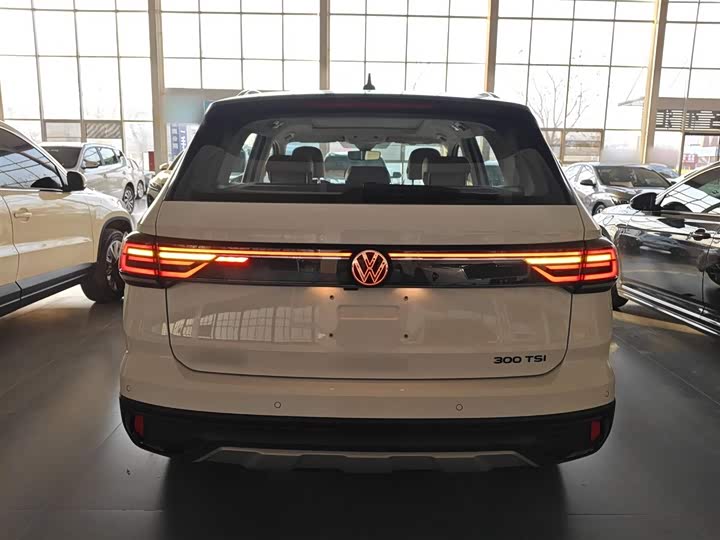 Фото 6 - Volkswagen Tharu