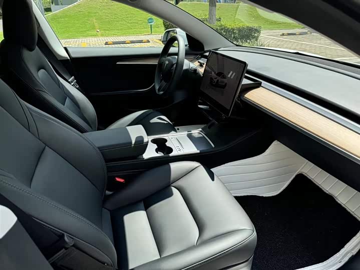 Фото 7 - Tesla Model 3