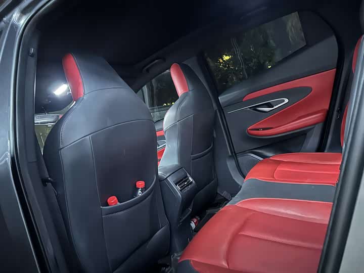 Фото 9 - Changan UNI-T