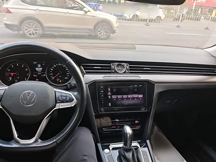 Фото 10 - Volkswagen Magotan