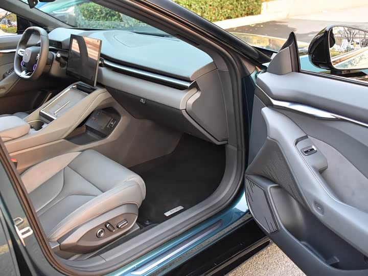 Фото 14 - XPeng P7