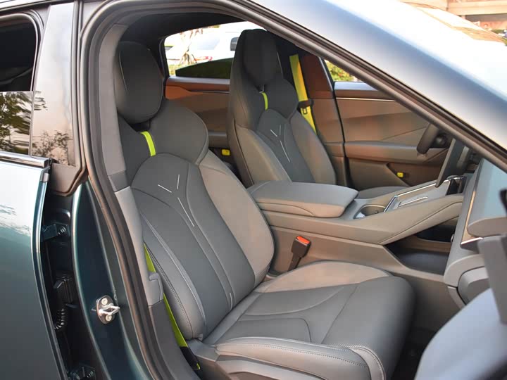 Фото 15 - XPeng P7