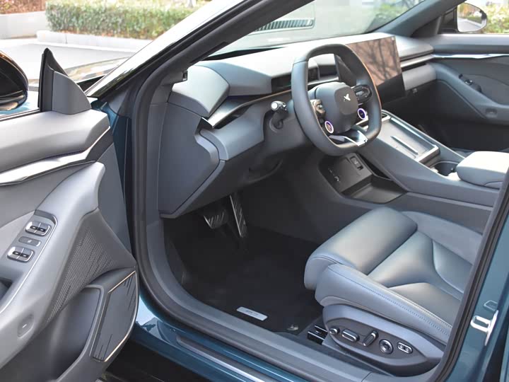 Фото 8 - XPeng P7