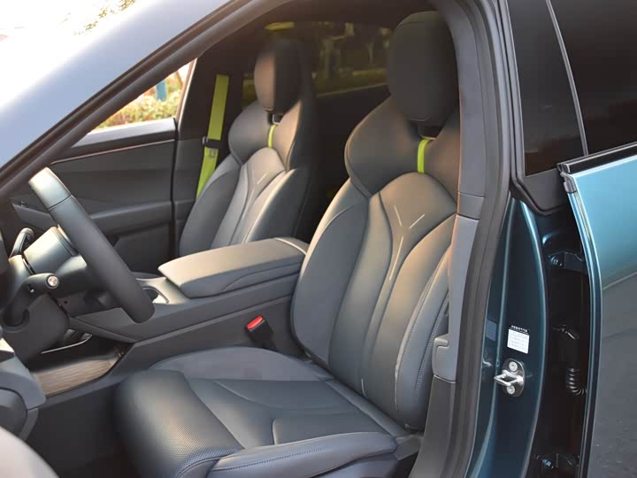 Фото 9 - XPeng P7