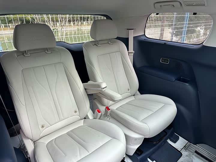 Фото 14 - Buick GL8 Hybrid