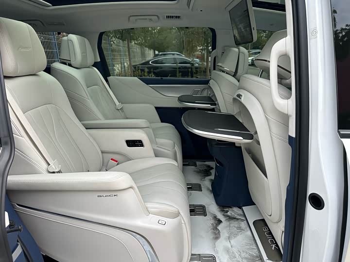 Фото 15 - Buick GL8 Hybrid