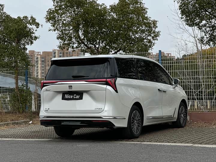 Фото 40 - Buick GL8 Hybrid