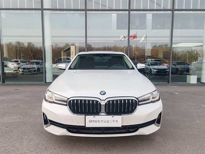 Фото 2 - BMW 5 Series