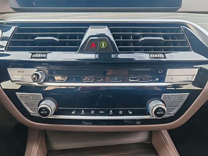 Фото 20 - BMW 5 Series