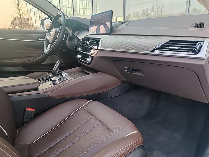 Фото 21 - BMW 5 Series