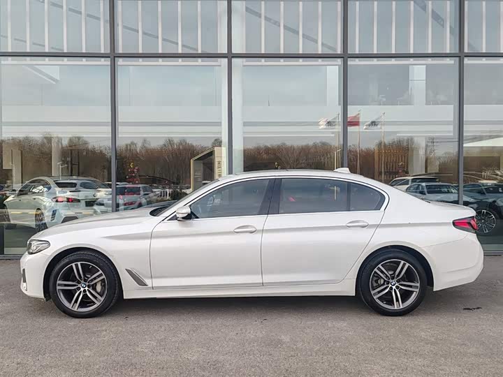 Фото 3 - BMW 5 Series