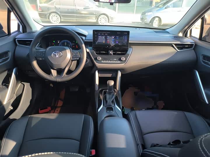 Фото 10 - Toyota Corolla Cross