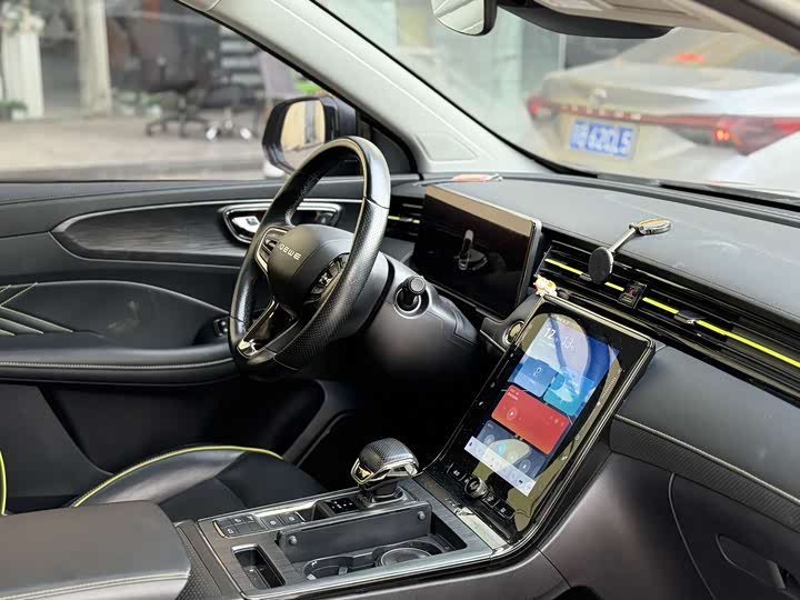 Фото 10 - Roewe RX5