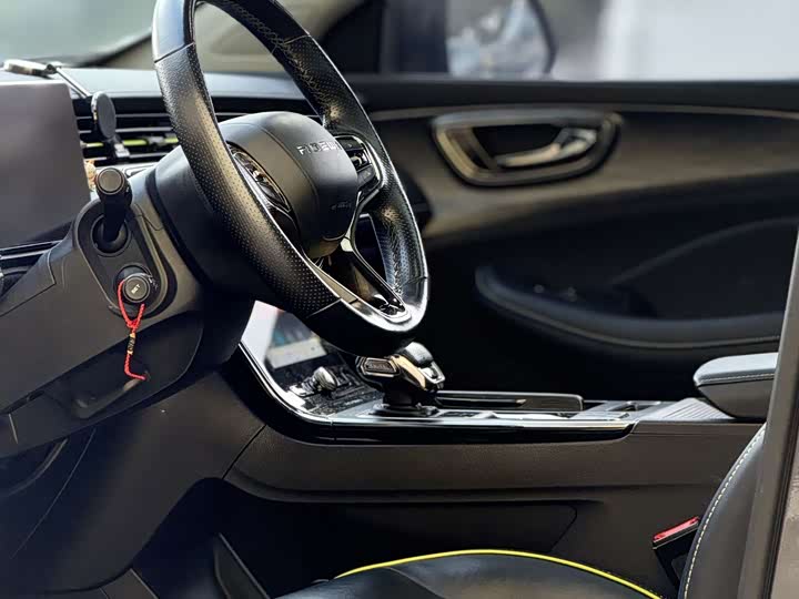 Фото 5 - Roewe RX5