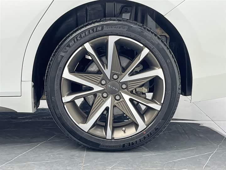 Фото 25 - GAC Aion S Plus