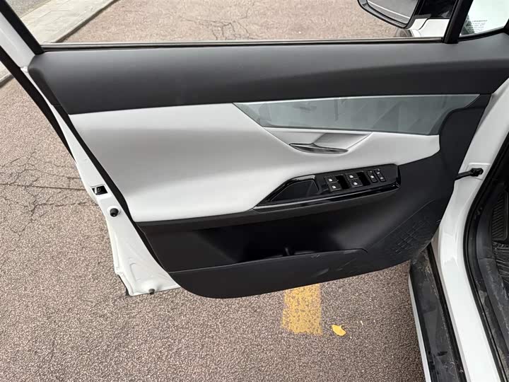 Фото 6 - Changan UNI-T