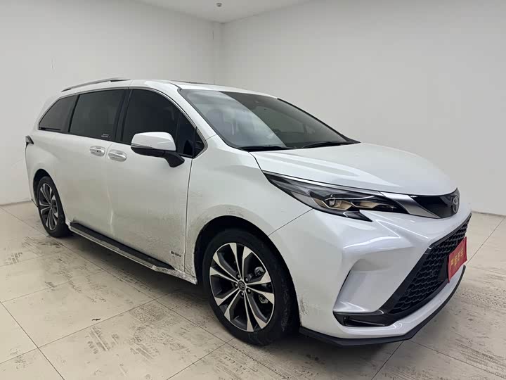 Фото 3 - Toyota Granvia