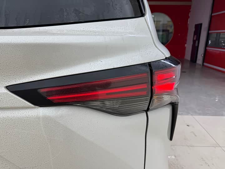 Фото 6 - Toyota Granvia