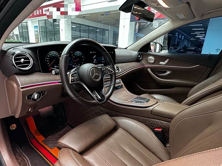 Фото 11 - Mercedes-Benz E-Class