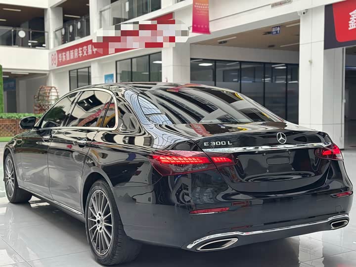 Фото 7 - Mercedes-Benz E-Class