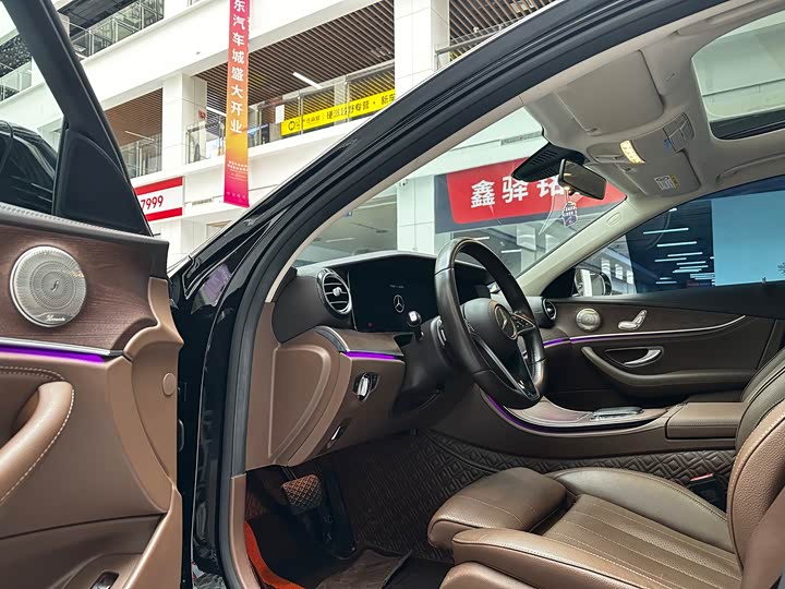 Фото 9 - Mercedes-Benz E-Class