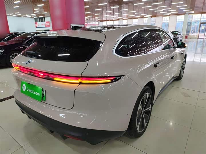 Фото 7 - Nio ET5T