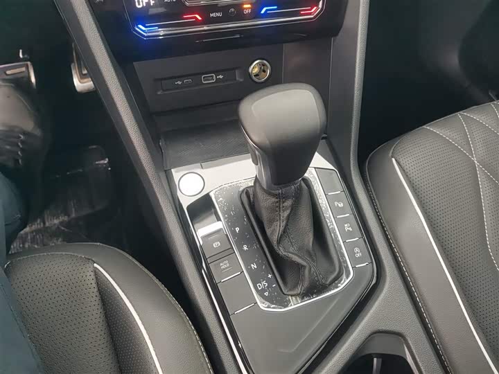 Фото 14 - Volkswagen Tiguan L Pro