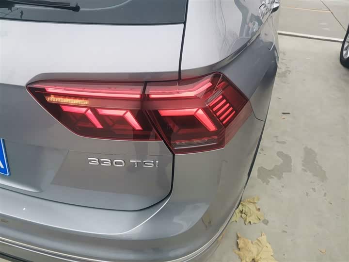 Фото 8 - Volkswagen Tiguan L Pro