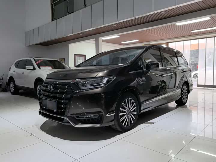 Фото 1 - Honda Elysion