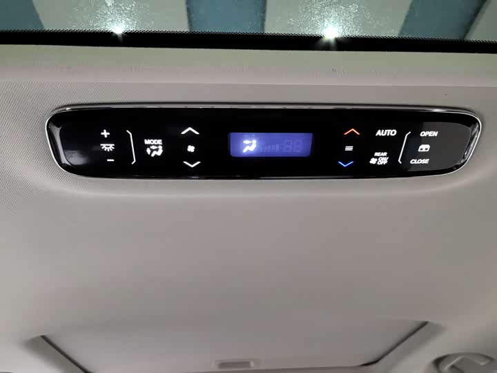 Фото 12 - Honda Elysion