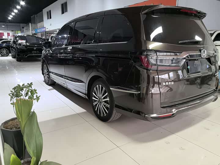 Фото 15 - Honda Elysion