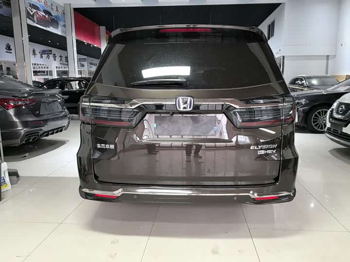 Фото 16 - Honda Elysion