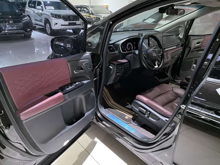 Фото 4 - Honda Elysion