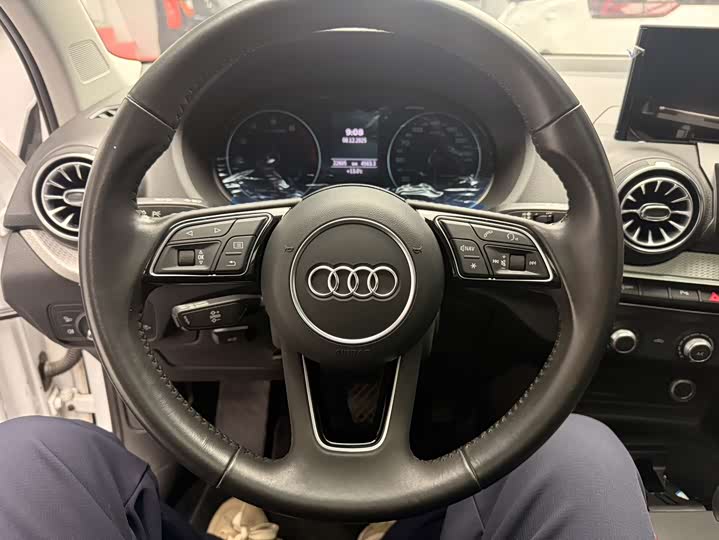 Фото 12 - Audi Q2L