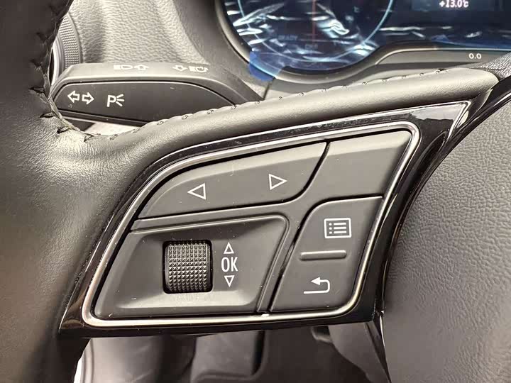 Фото 13 - Audi Q2L