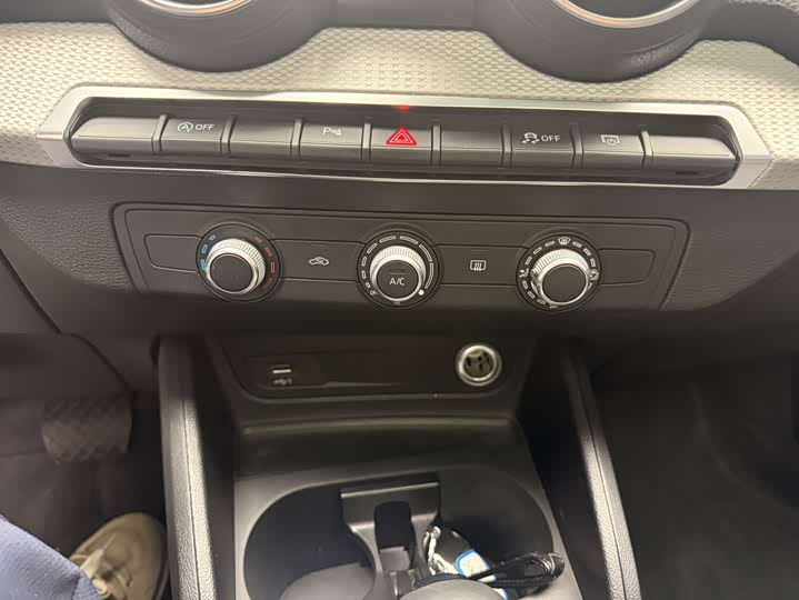 Фото 15 - Audi Q2L