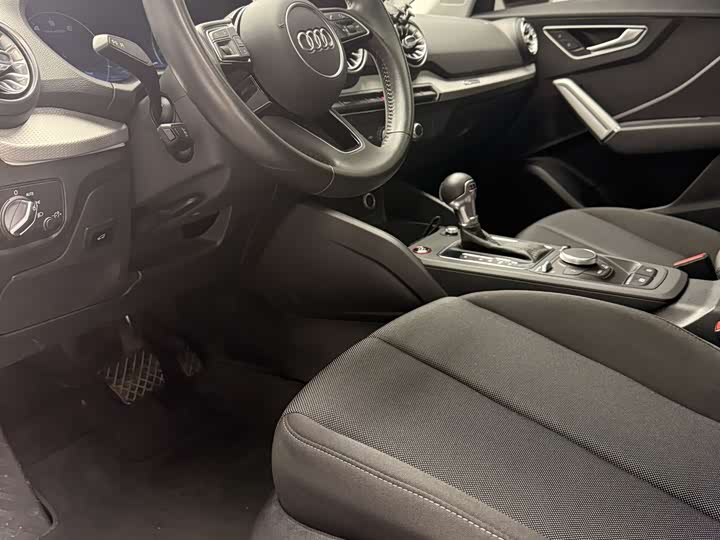 Фото 9 - Audi Q2L